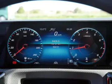 MERCEDES-BENZ CLA 250 SB 4M AMG Line Distr. LED Pano…