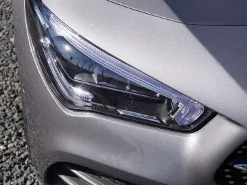 MERCEDES-BENZ CLA 250 SB 4M AMG Line Distr. LED Pano…