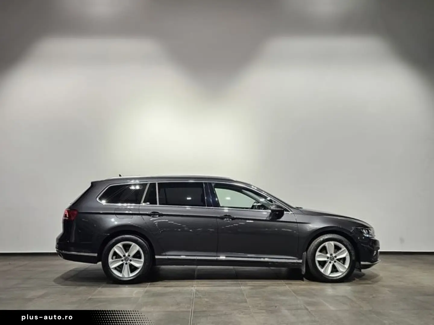 VW Passat 4Motion Sport Led Navi Leder AHK Kamera