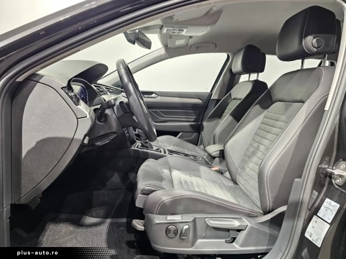 VW Passat 4Motion Sport Led Navi Leder AHK Kamera