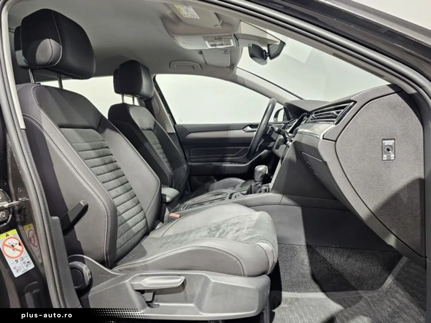 VW Passat 4Motion Sport Led Navi Leder AHK Kamera