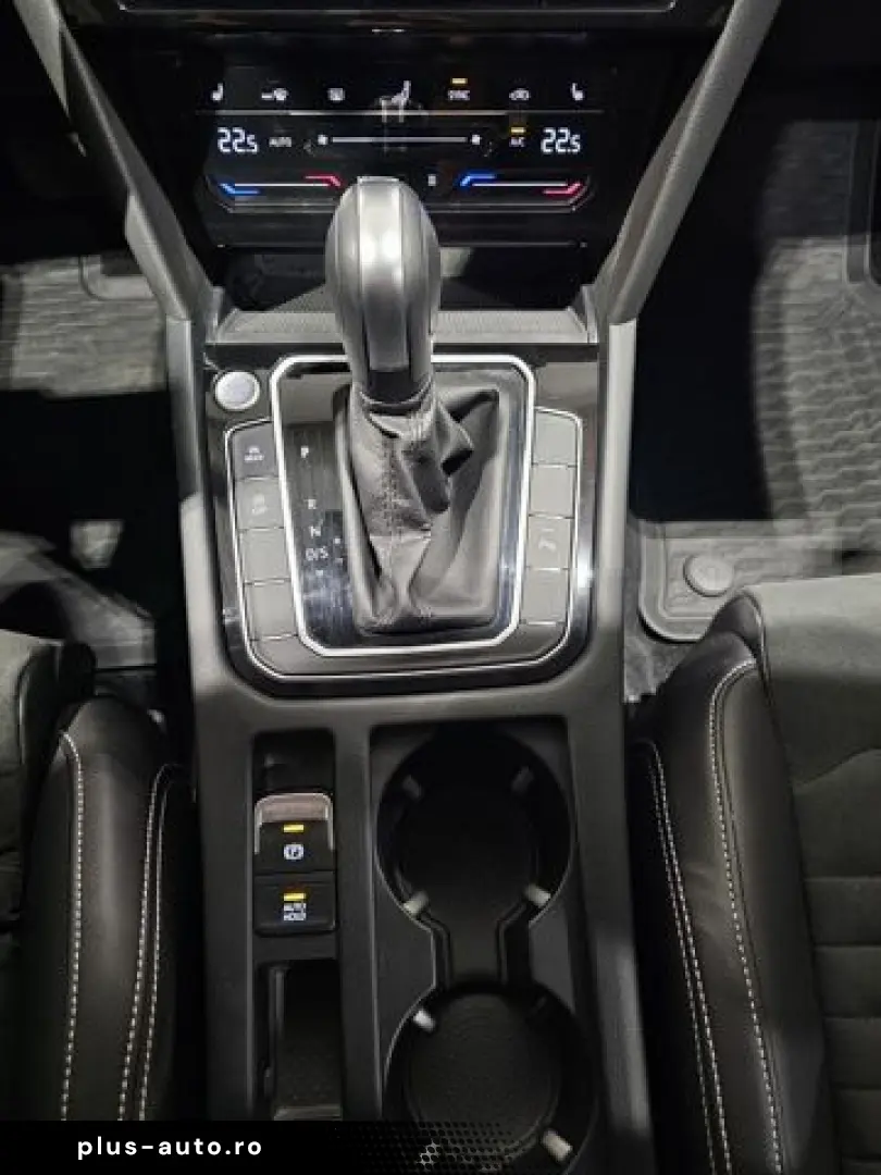 VW Passat 4Motion Sport Led Navi Leder AHK Kamera