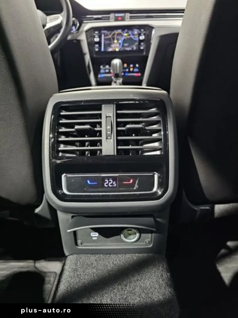 VW Passat 4Motion Sport Led Navi Leder AHK Kamera