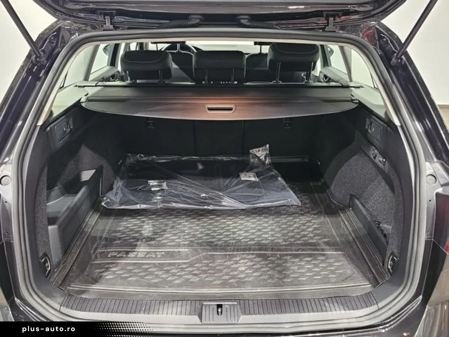 VW Passat 4Motion Sport Led Navi Leder AHK Kamera
