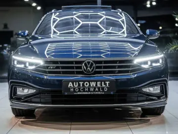 VW Passat 2.0 TDI DSG 2x R-Line STAHZG H&K PANO AHK