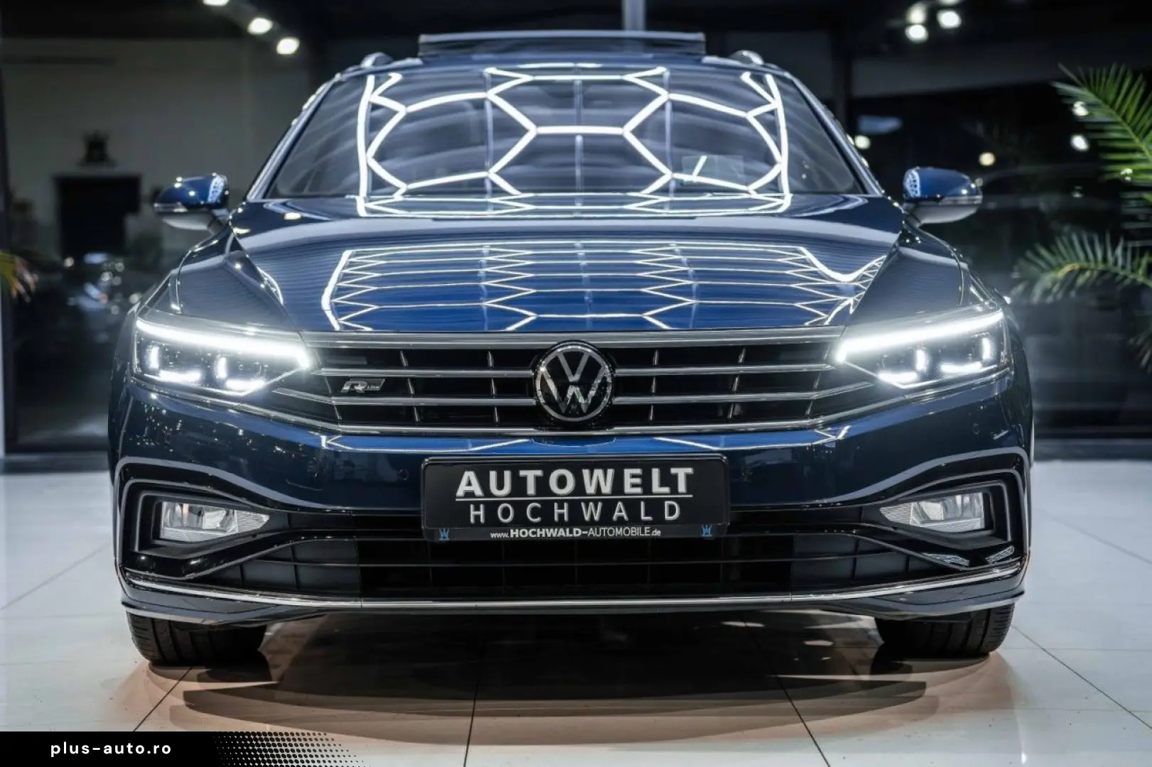 VW Passat 2.0 TDI DSG 2x R-Line STAHZG H&K PANO AHK