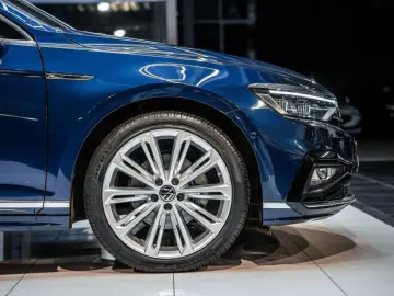 VW Passat 2.0 TDI DSG 2x R-Line STAHZG H&K PANO AHK