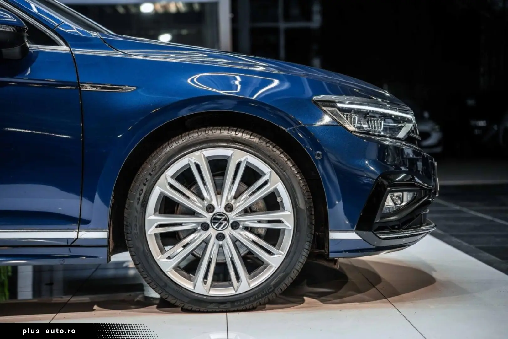VW Passat 2.0 TDI DSG 2x R-Line STAHZG H&K PANO AHK