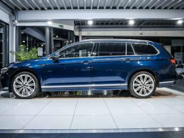 VW Passat 2.0 TDI DSG 2x R-Line STAHZG H&K PANO AHK
