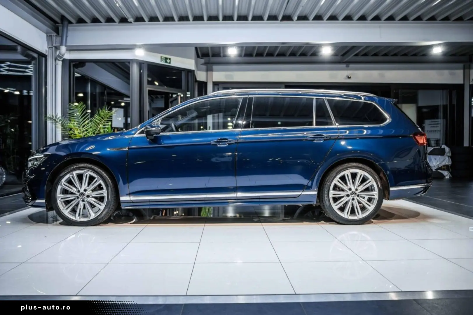 VW Passat 2.0 TDI DSG 2x R-Line STAHZG H&K PANO AHK