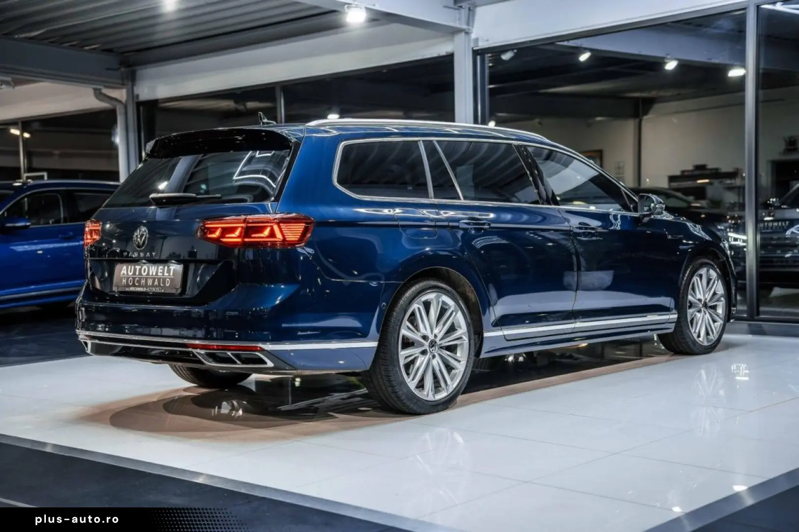 VW Passat 2.0 TDI DSG 2x R-Line STAHZG H&K PANO AHK
