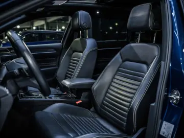 VW Passat 2.0 TDI DSG 2x R-Line STAHZG H&K PANO AHK