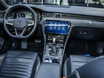 VW Passat 2.0 TDI DSG 2x R-Line STAHZG H&K PANO AHK