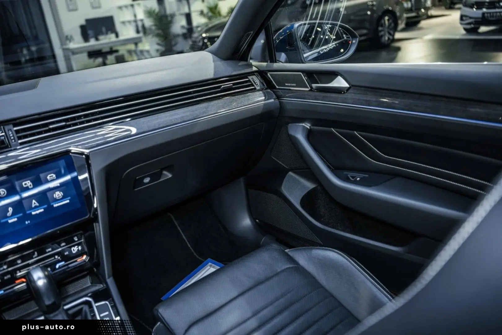 VW Passat 2.0 TDI DSG 2x R-Line STAHZG H&K PANO AHK