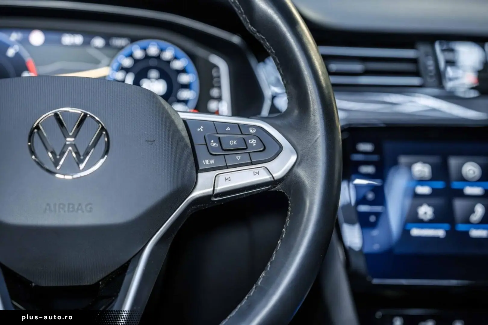 VW Passat 2.0 TDI DSG 2x R-Line STAHZG H&K PANO AHK