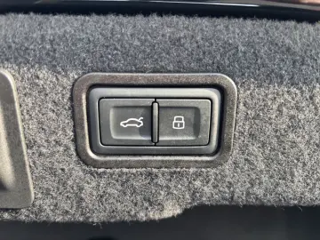 AUDI A8 50 TDI QUATTRO  PANO HD MATRIX HEAD UP 20ZOLL