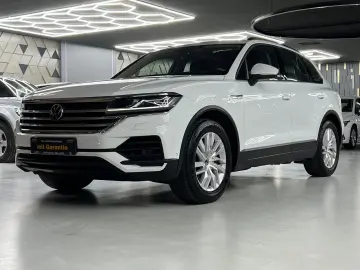 VW Touareg 4Motion 3.0 TSI PANO LED VIRTUAL LUFT CA