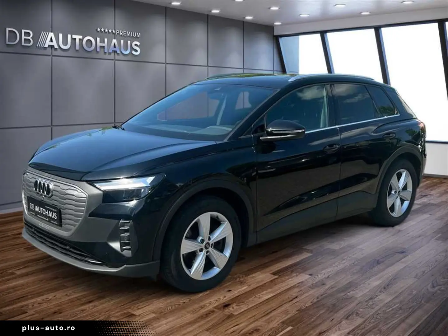 AUDI Q4 e-tron 45 quattro 82 kWh MMI plus Pano