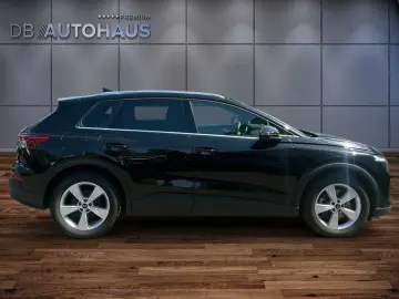 AUDI Q4 e-tron 45 quattro 82 kWh MMI plus Pano