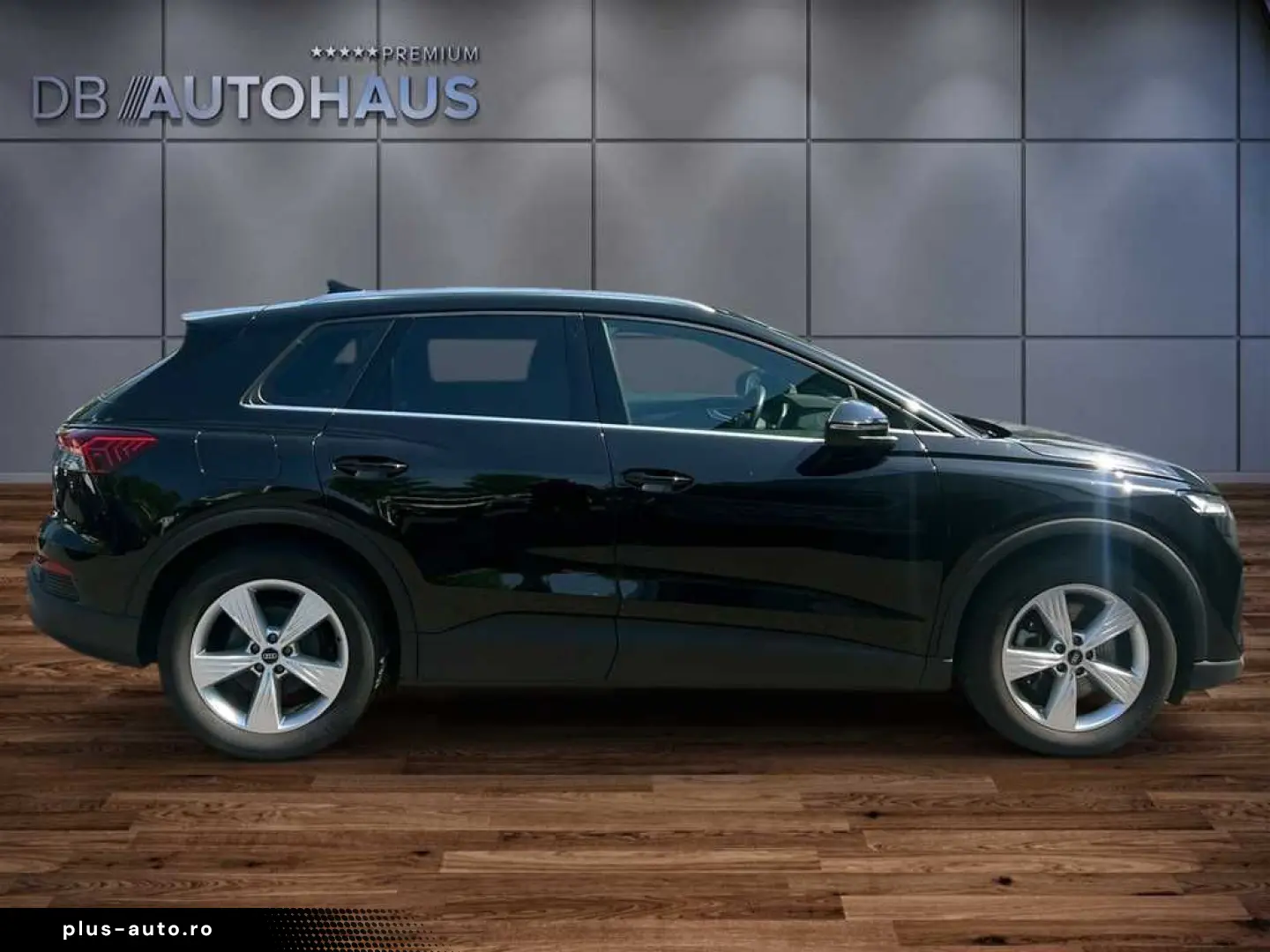 AUDI Q4 e-tron 45 quattro 82 kWh MMI plus Pano