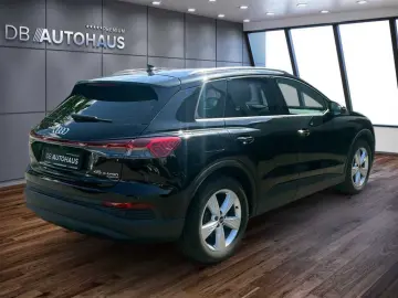 AUDI Q4 e-tron 45 quattro 82 kWh MMI plus Pano