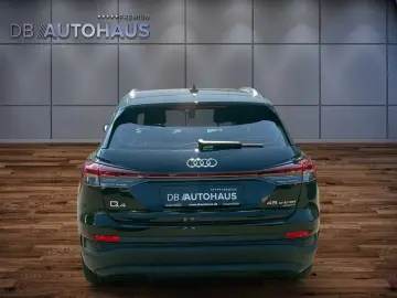 AUDI Q4 e-tron 45 quattro 82 kWh MMI plus Pano