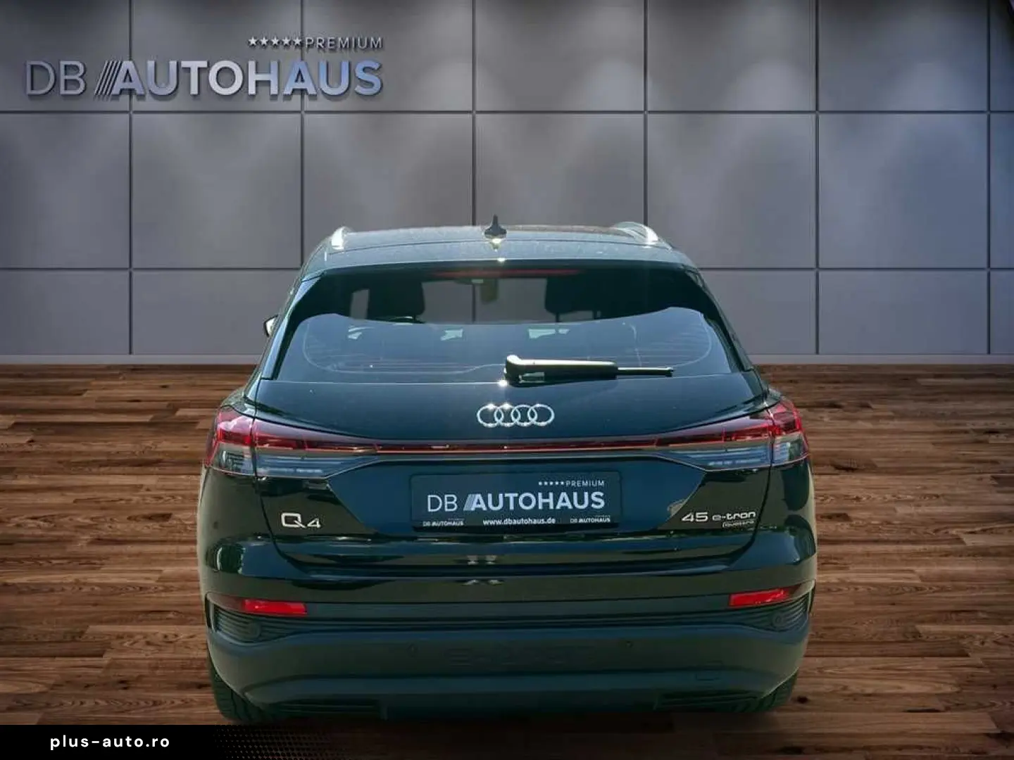 AUDI Q4 e-tron 45 quattro 82 kWh MMI plus Pano