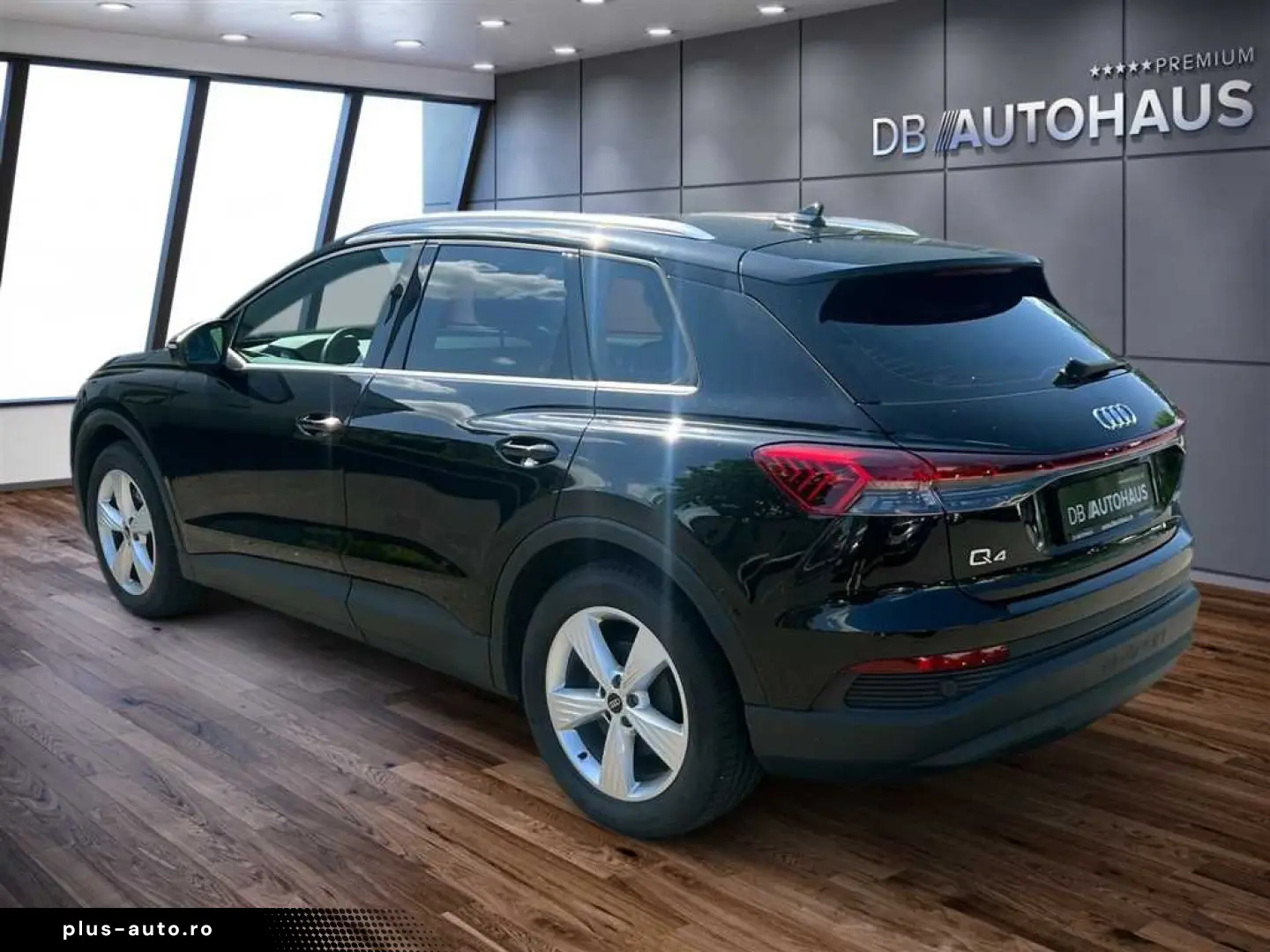 AUDI Q4 e-tron 45 quattro 82 kWh MMI plus Pano