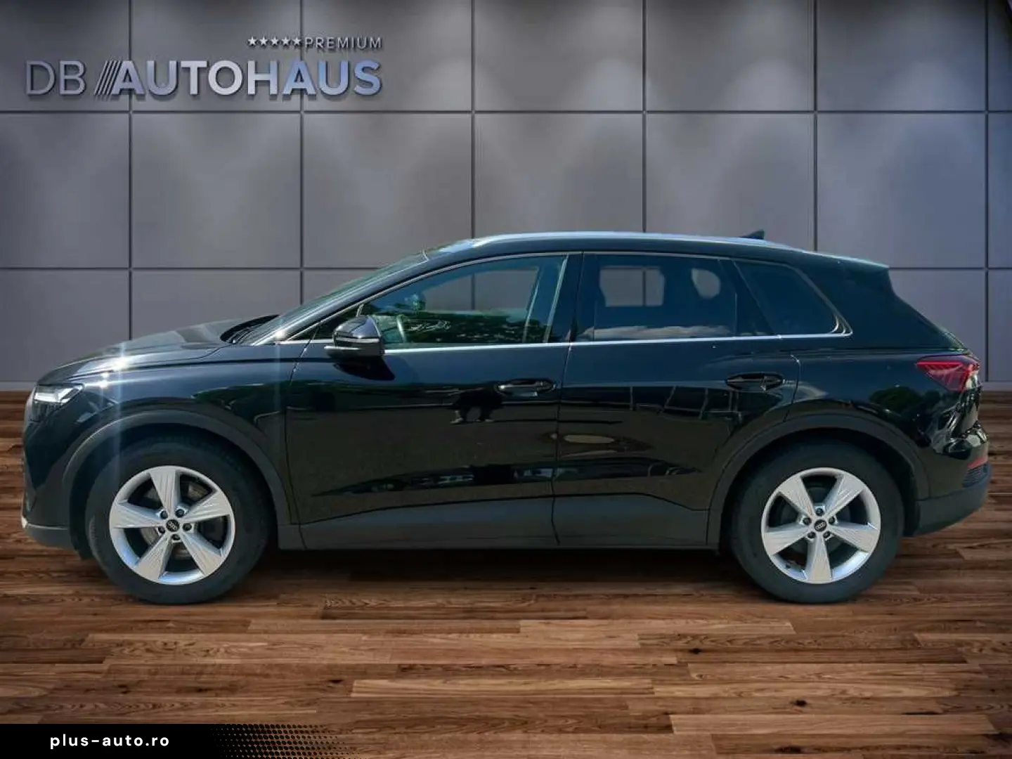 AUDI Q4 e-tron 45 quattro 82 kWh MMI plus Pano
