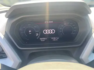 AUDI Q4 e-tron 45 quattro 82 kWh MMI plus Pano
