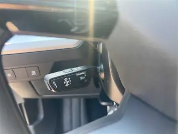 AUDI Q4 e-tron 45 quattro 82 kWh MMI plus Pano