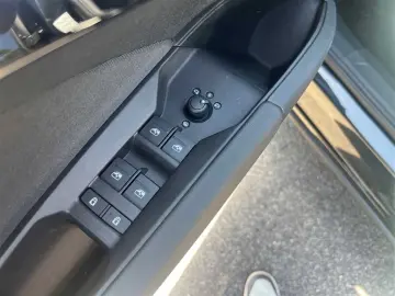 AUDI Q4 e-tron 45 quattro 82 kWh MMI plus Pano