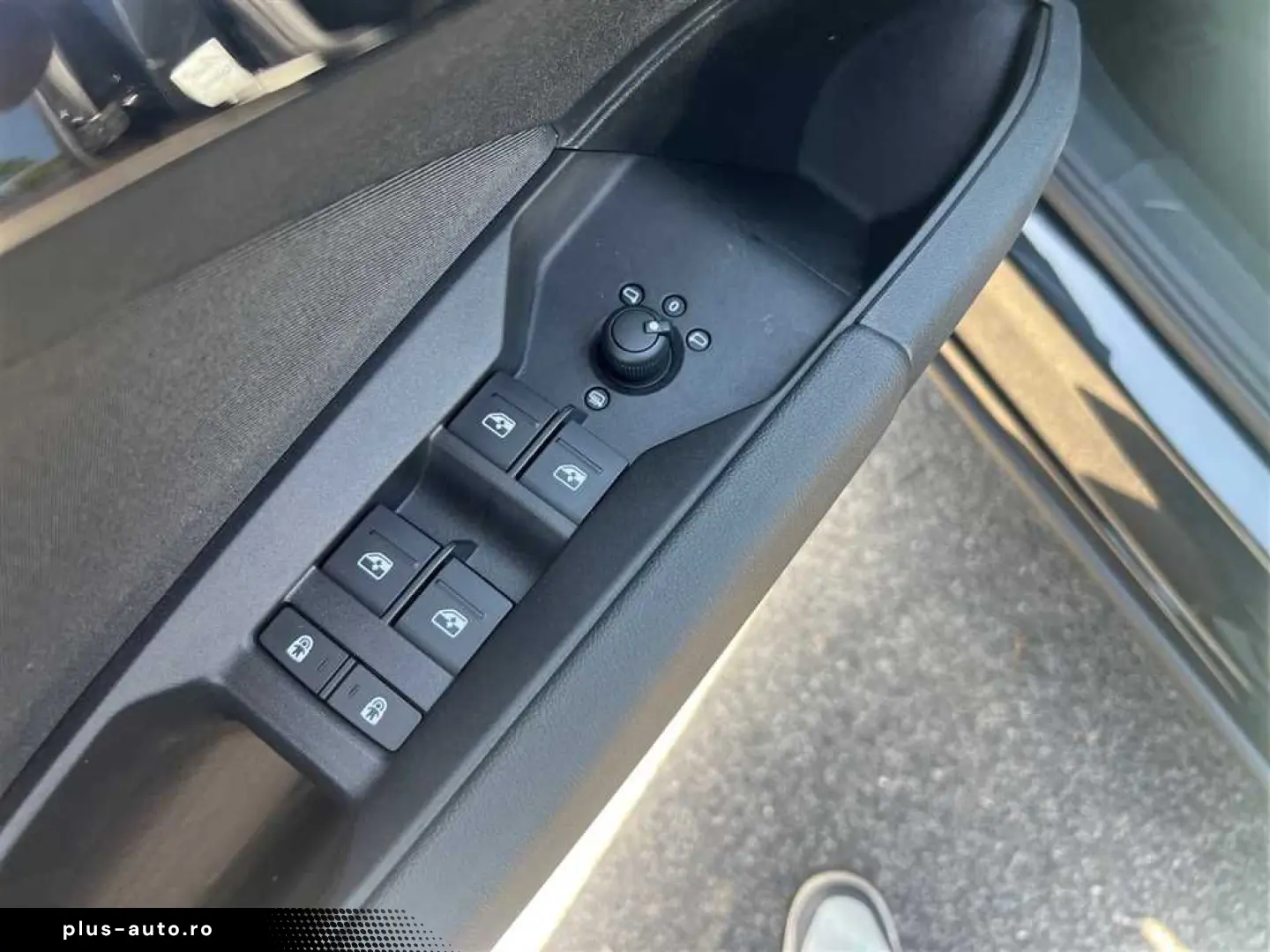 AUDI Q4 e-tron 45 quattro 82 kWh MMI plus Pano