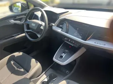 AUDI Q4 e-tron 45 quattro 82 kWh MMI plus Pano