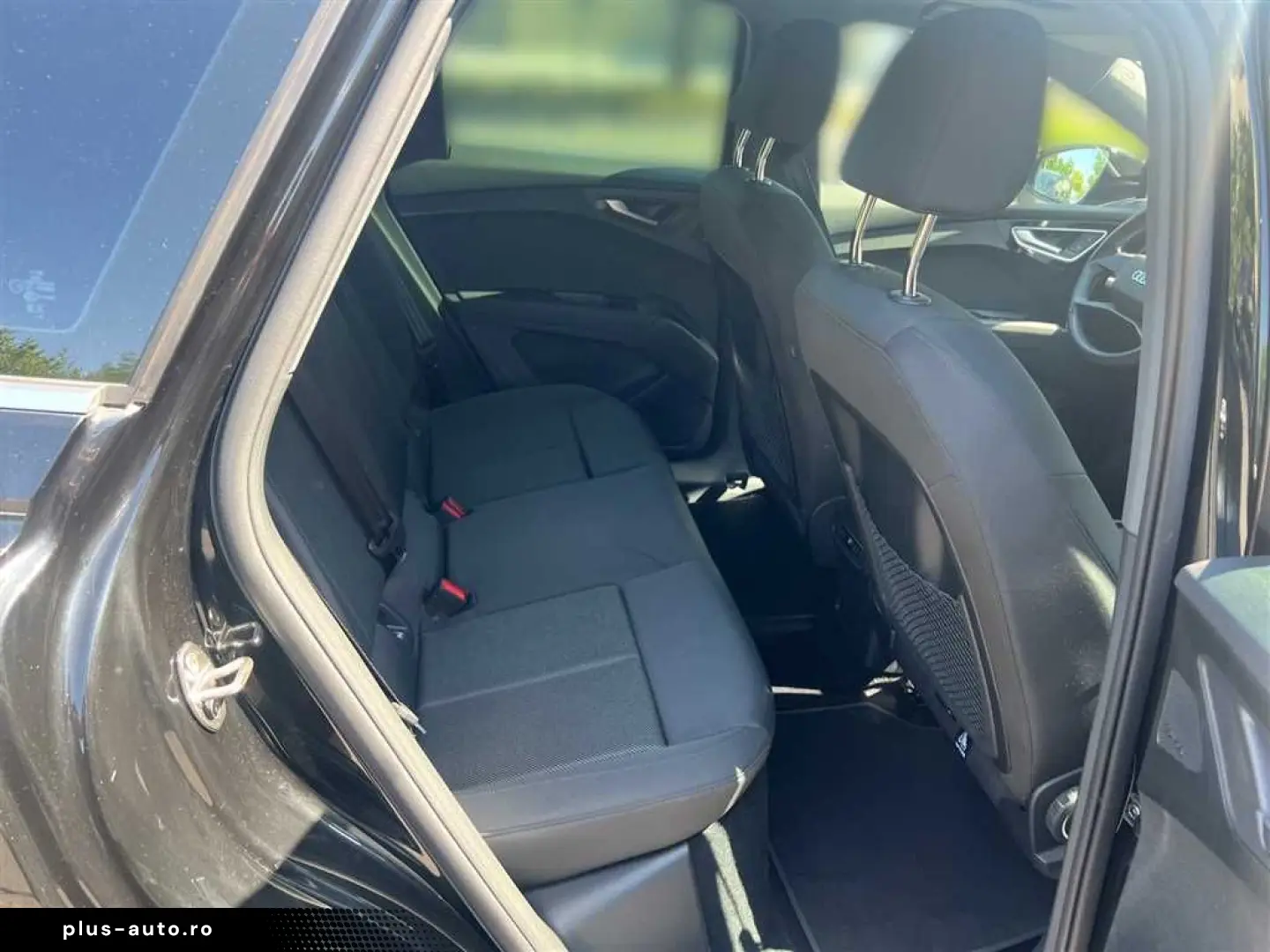 AUDI Q4 e-tron 45 quattro 82 kWh MMI plus Pano