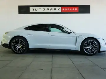 PORSCHE Taycan Lim. SportDesign 3xDisplay Pano 360  18W
