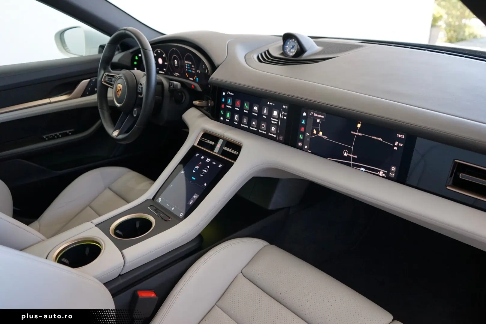 PORSCHE Taycan Lim. SportDesign 3xDisplay Pano 360  18W