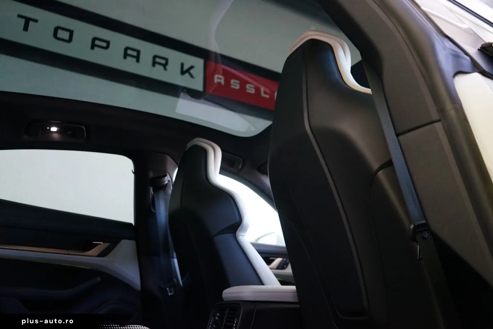 PORSCHE Taycan Lim. SportDesign 3xDisplay Pano 360  18W