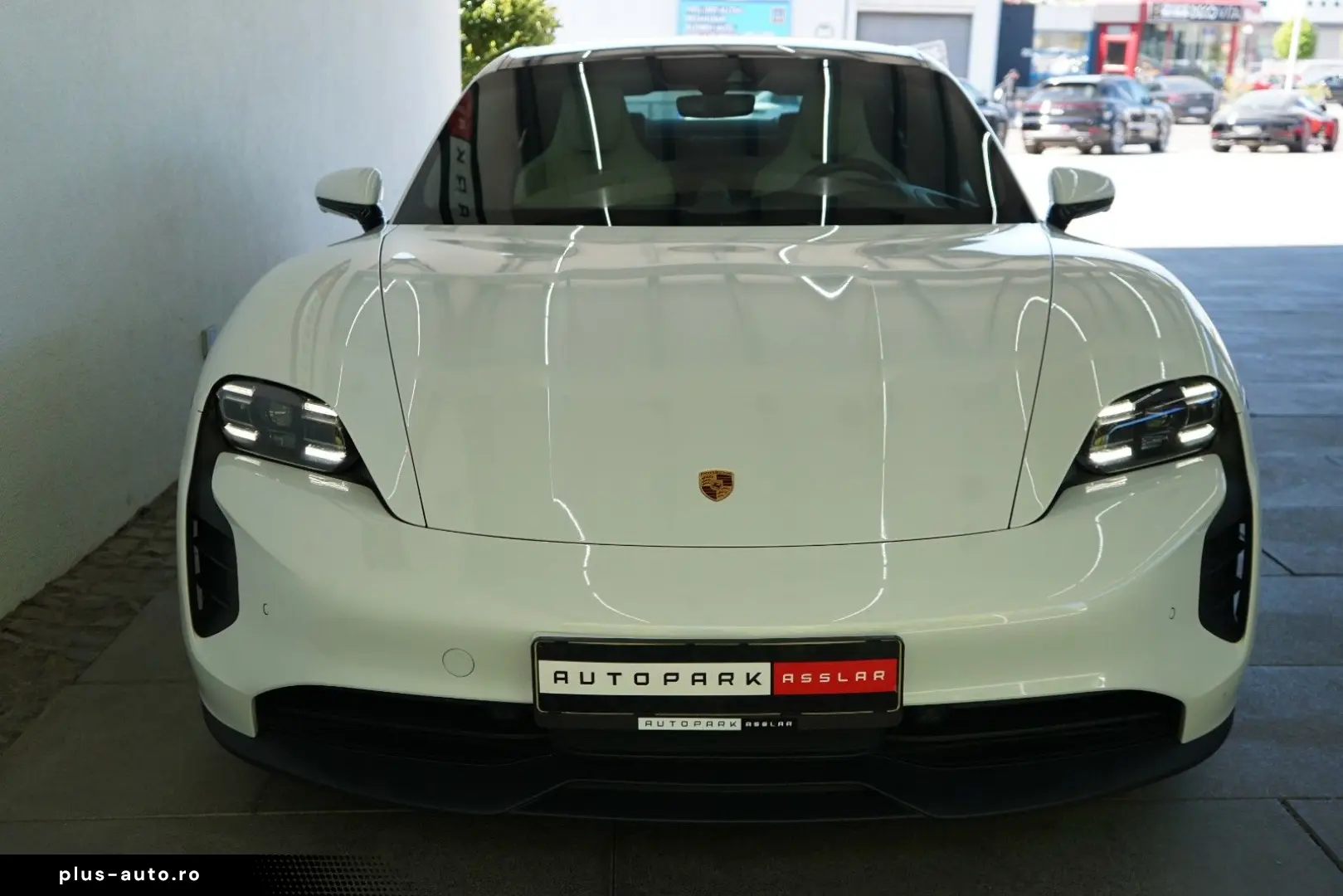 PORSCHE Taycan Lim. SportDesign 3xDisplay Pano 360  18W