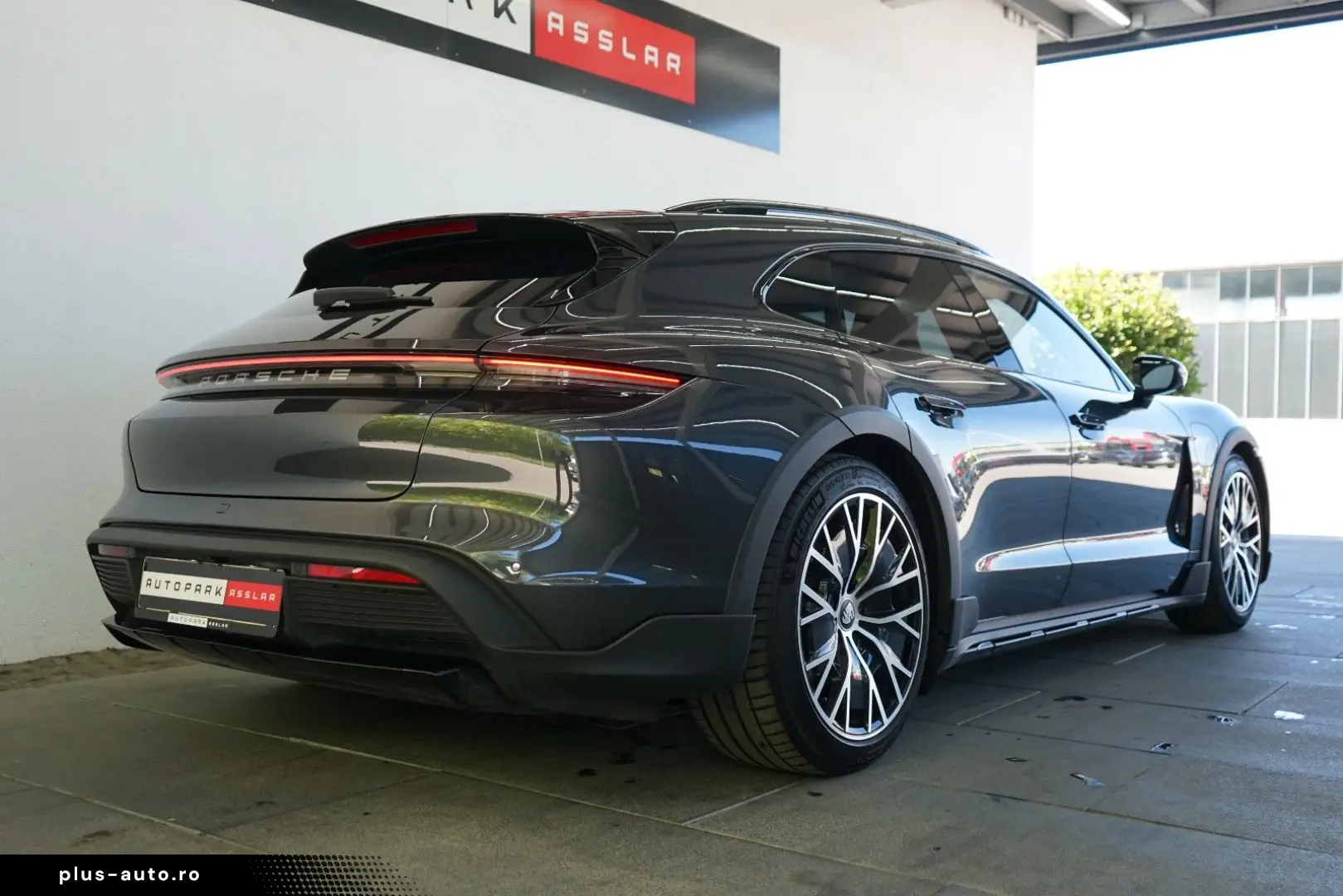 PORSCHE Taycan Cross Turismo 4 Offroad Design Pano 360