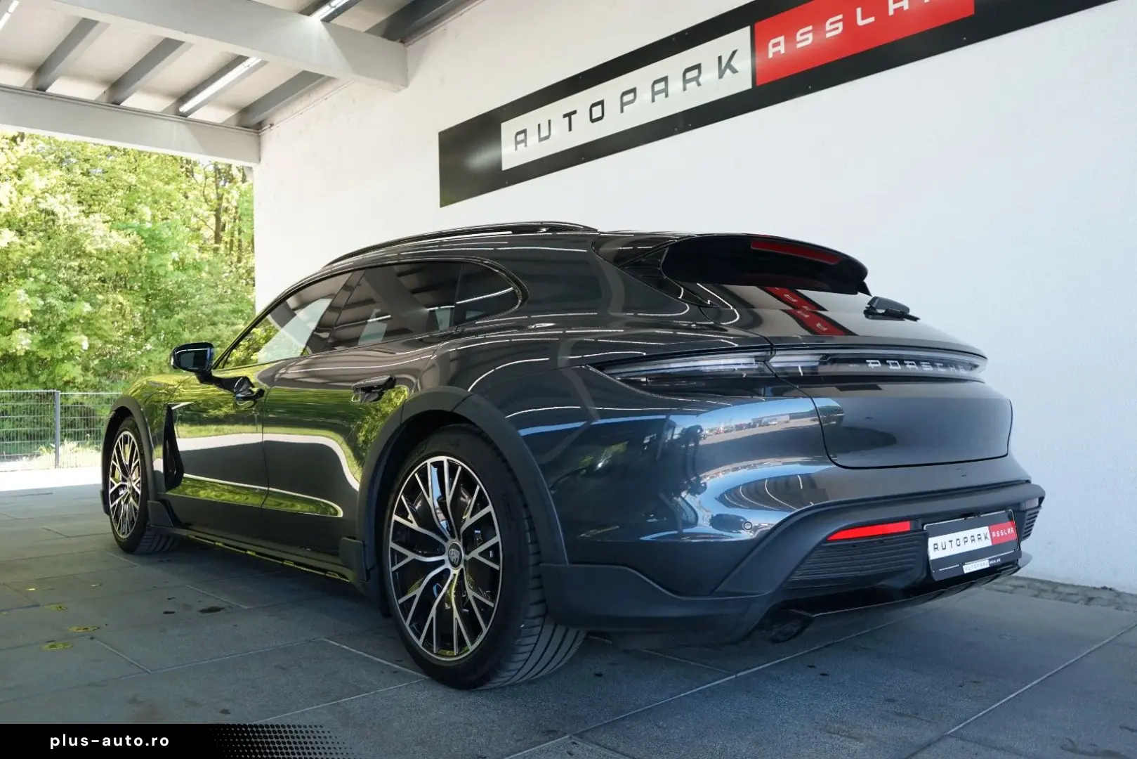 PORSCHE Taycan Cross Turismo 4 Offroad Design Pano 360