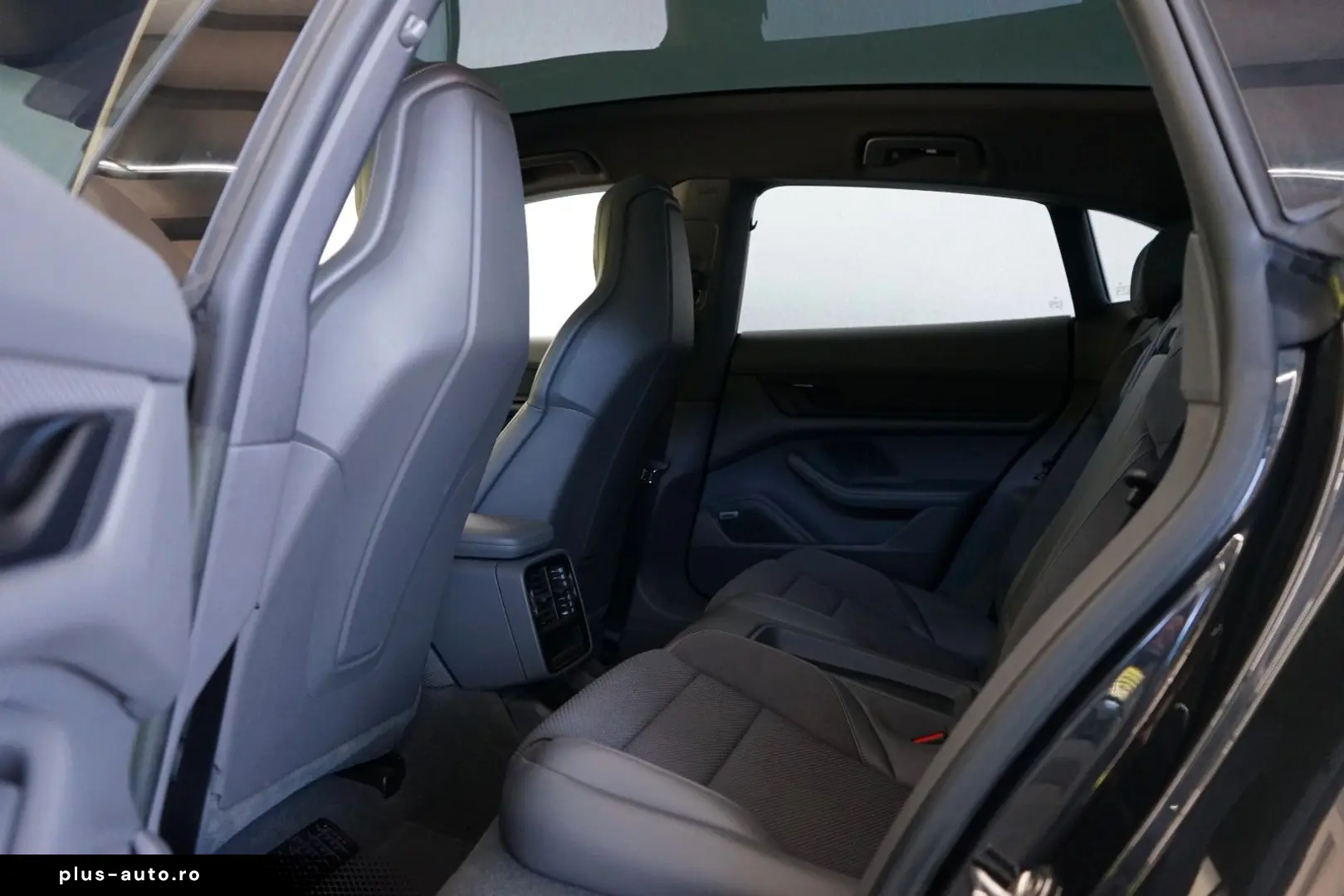 PORSCHE Taycan Cross Turismo 4 Offroad Design Pano 360