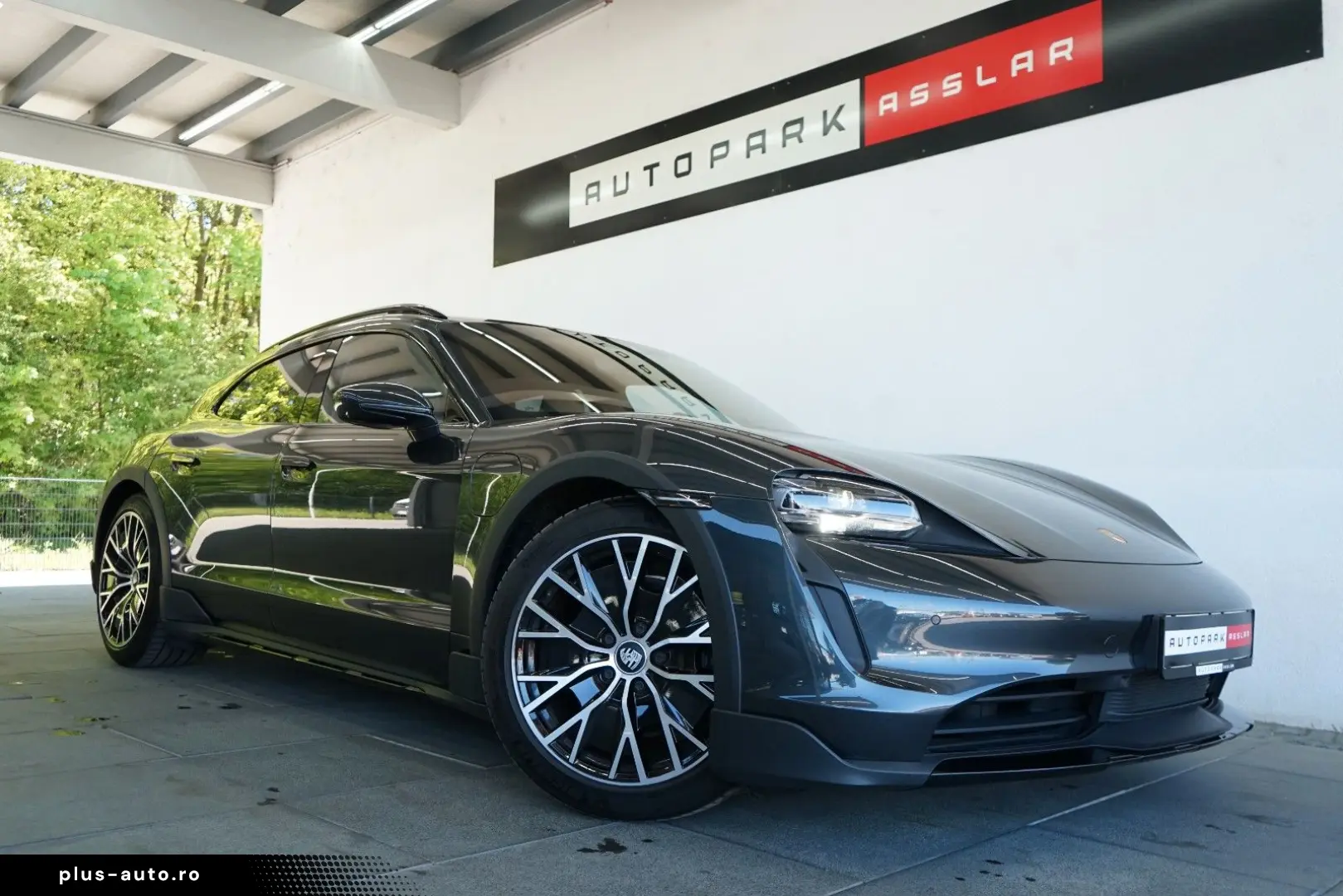PORSCHE Taycan Cross Turismo 4 Offroad Design Pano 360