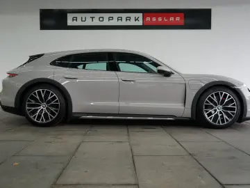 PORSCHE Taycan Cross Turismo 4 S Kreide HAL PANO 14W