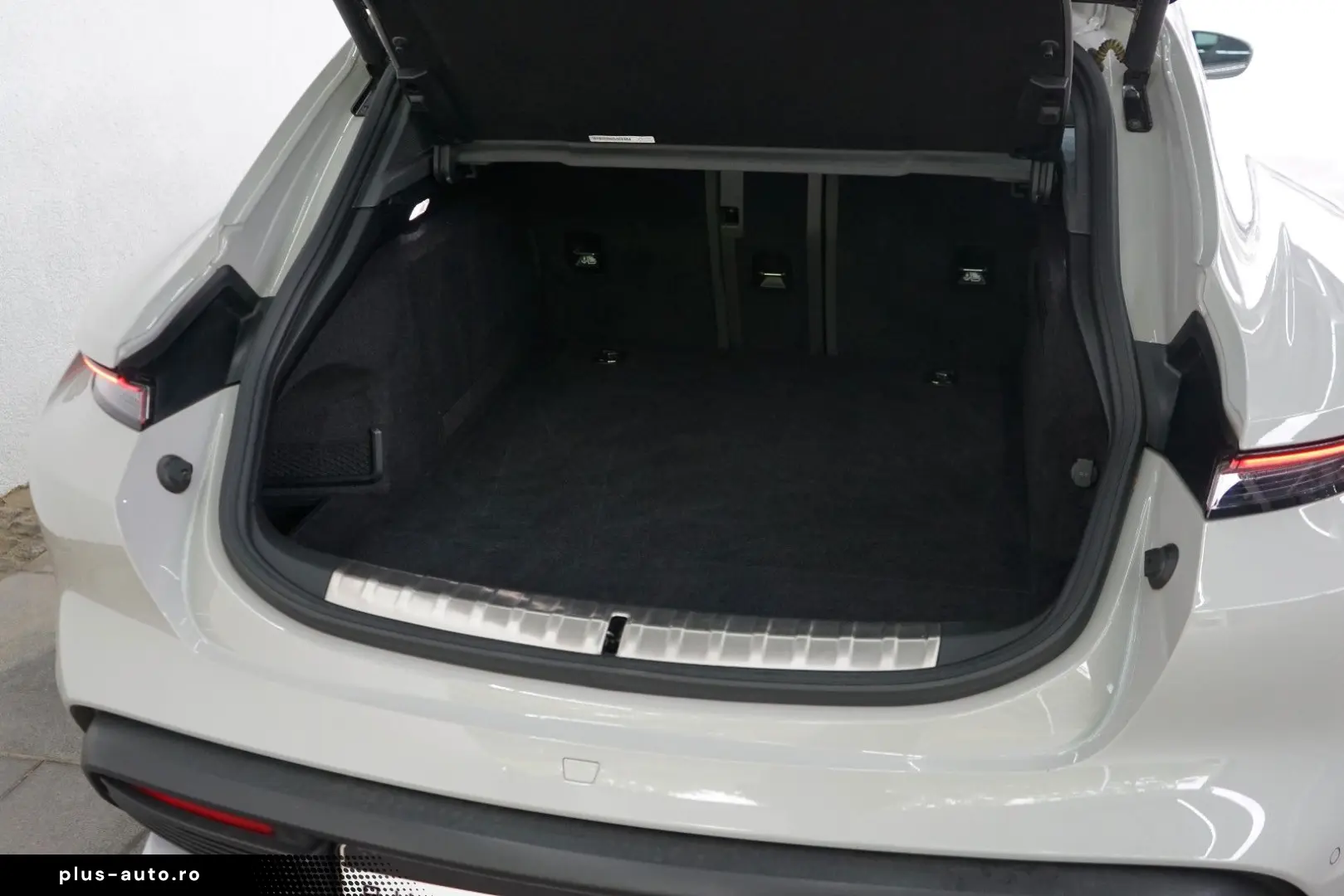 PORSCHE Taycan Cross Turismo 4 S Kreide HAL PANO 14W