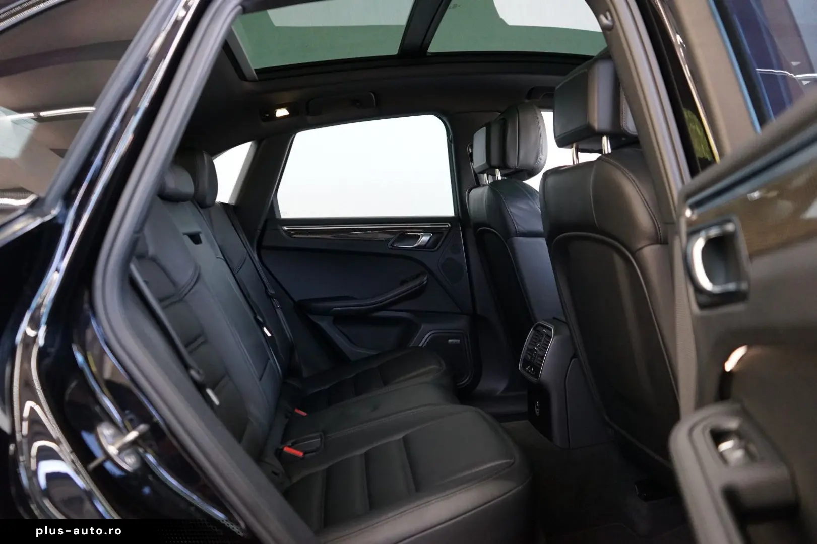 PORSCHE Macan GTS LUFT PANO CARBON ACC 18W BOSE 360 CAM