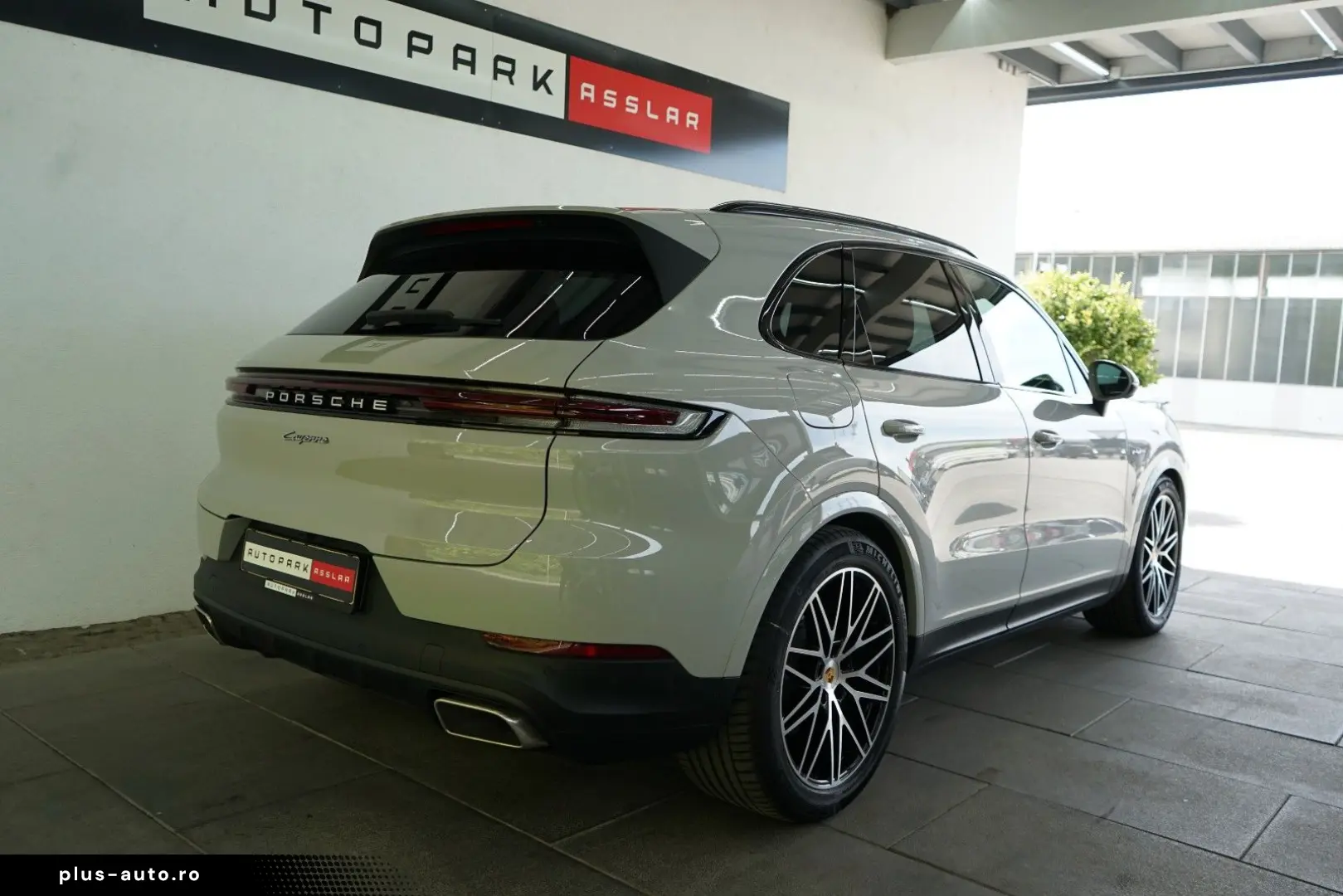 PORSCHE Cayenne E-Hybrid Kreide Pano InnoDrive 360  14W