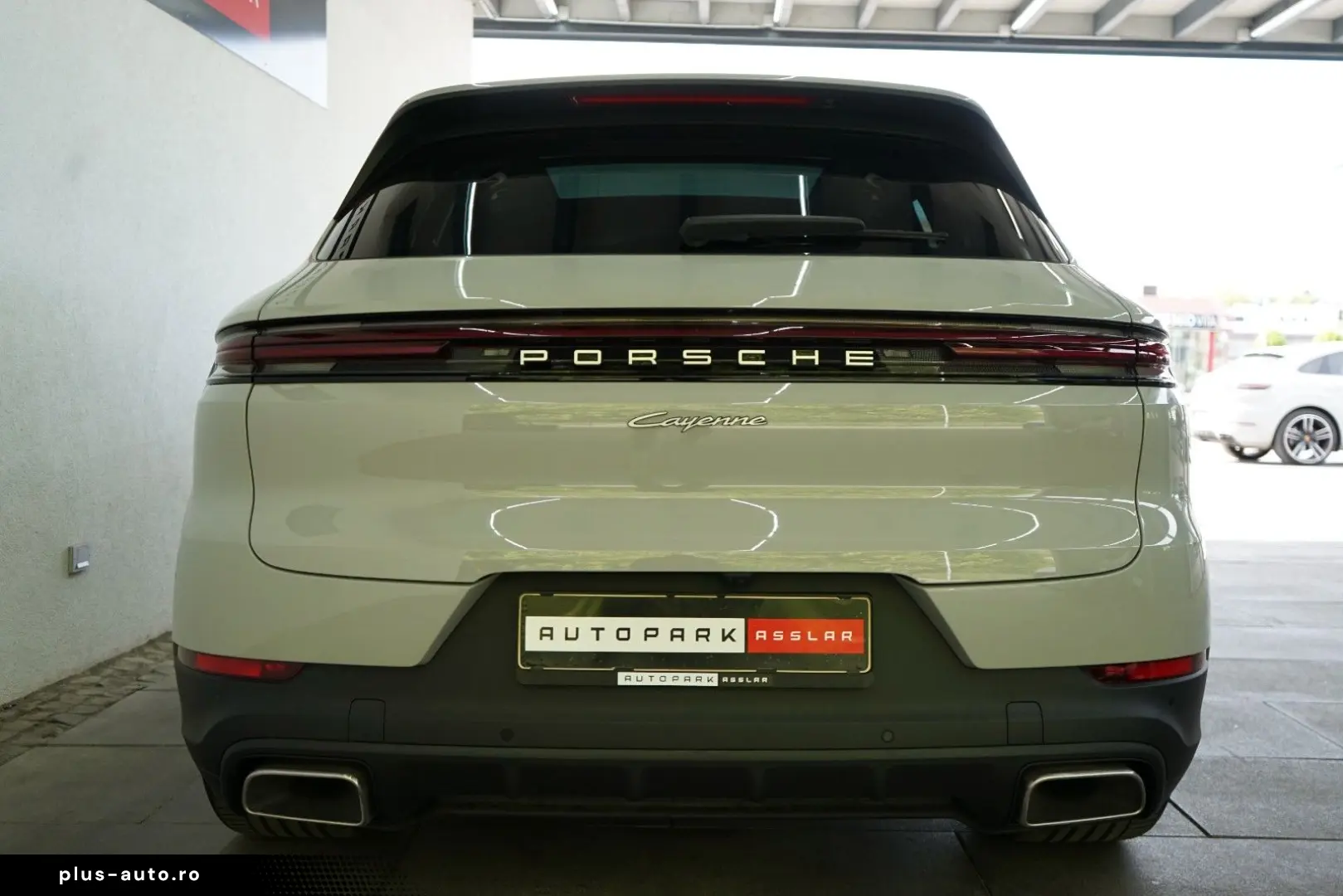 PORSCHE Cayenne E-Hybrid Kreide Pano InnoDrive 360  14W