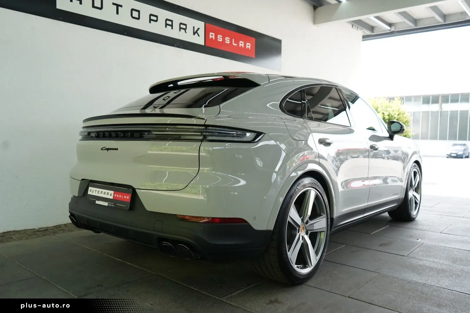 PORSCHE Cayenne Coupe E-Hybrid Kreide MY25 SpAbgas 22z