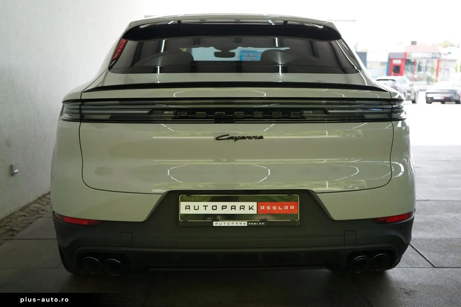 PORSCHE Cayenne Coupe E-Hybrid Kreide MY25 SpAbgas 22z